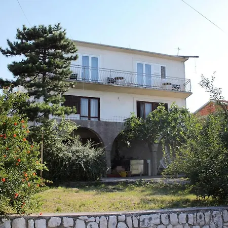 Apartments With Parking Space Novi Vinodolski - 5537 *