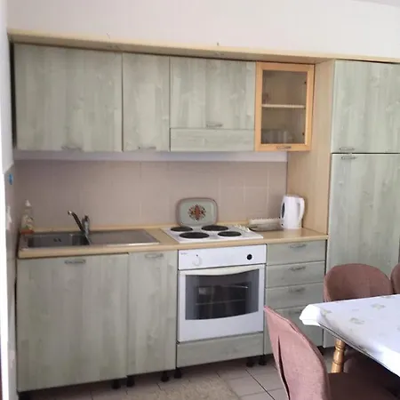 Apartment Apartments With Parking Space Novi Vinodolski - 5537