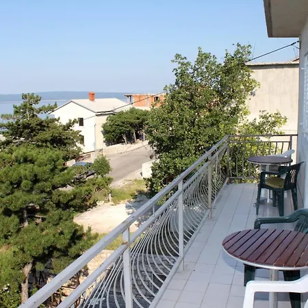 Apartments With Parking Space Novi Vinodolski - 5537 Novi Vinodolski