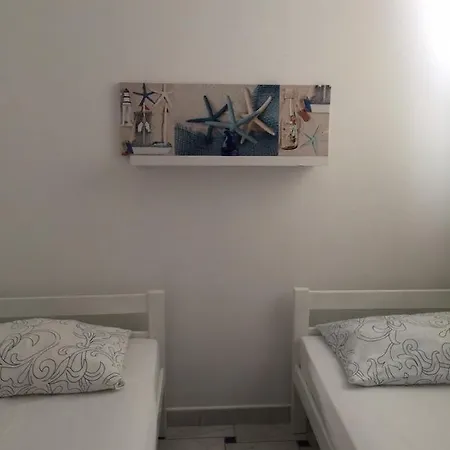 Apartments With Parking Space Novi Vinodolski - 5537